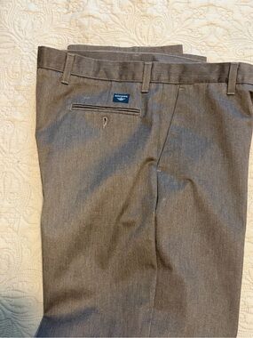Dockers Khaki No Wrinkle Twill Men’s 34x34 NWT Gray Flat Front New